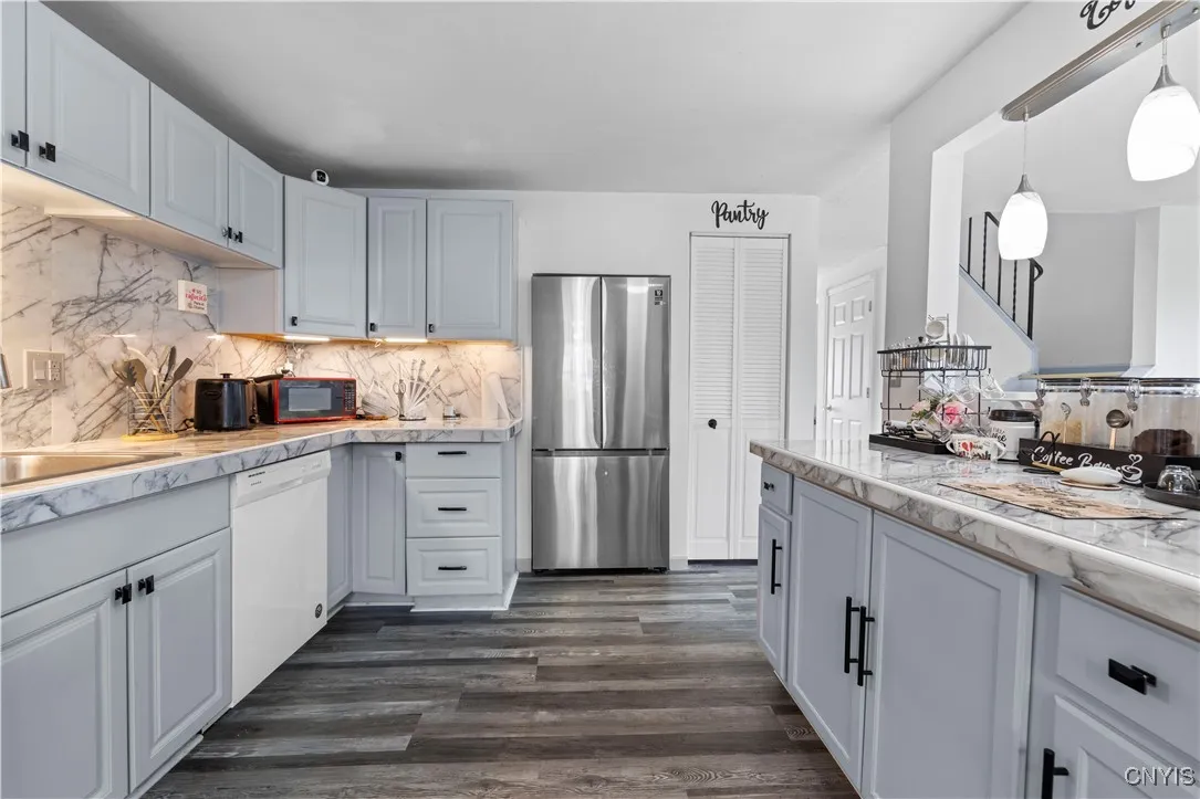 Lots of cabinet space!