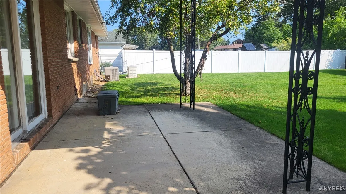 63 Sunrise Terrace, West Seneca, New York 14224, West Seneca, New York 14224, 3 Bedrooms Bedrooms, 7 Rooms Rooms,1 BathroomBathrooms,Residential,For Sale,63 Sunrise Terrace, West Seneca, New York 14224,0,B1636912