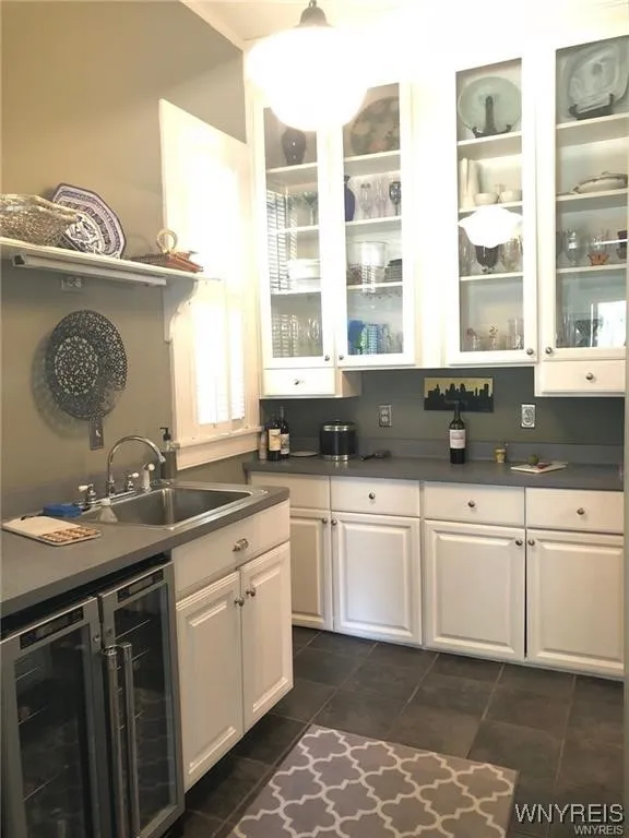236 Bryant Street, Buffalo, New York 14222, Buffalo, New York 14222, 4 Bedrooms Bedrooms, 9 Rooms Rooms,3 BathroomsBathrooms,Residential Lease,For Rent,236 Bryant Street, Buffalo, New York 14222,0,B1636733