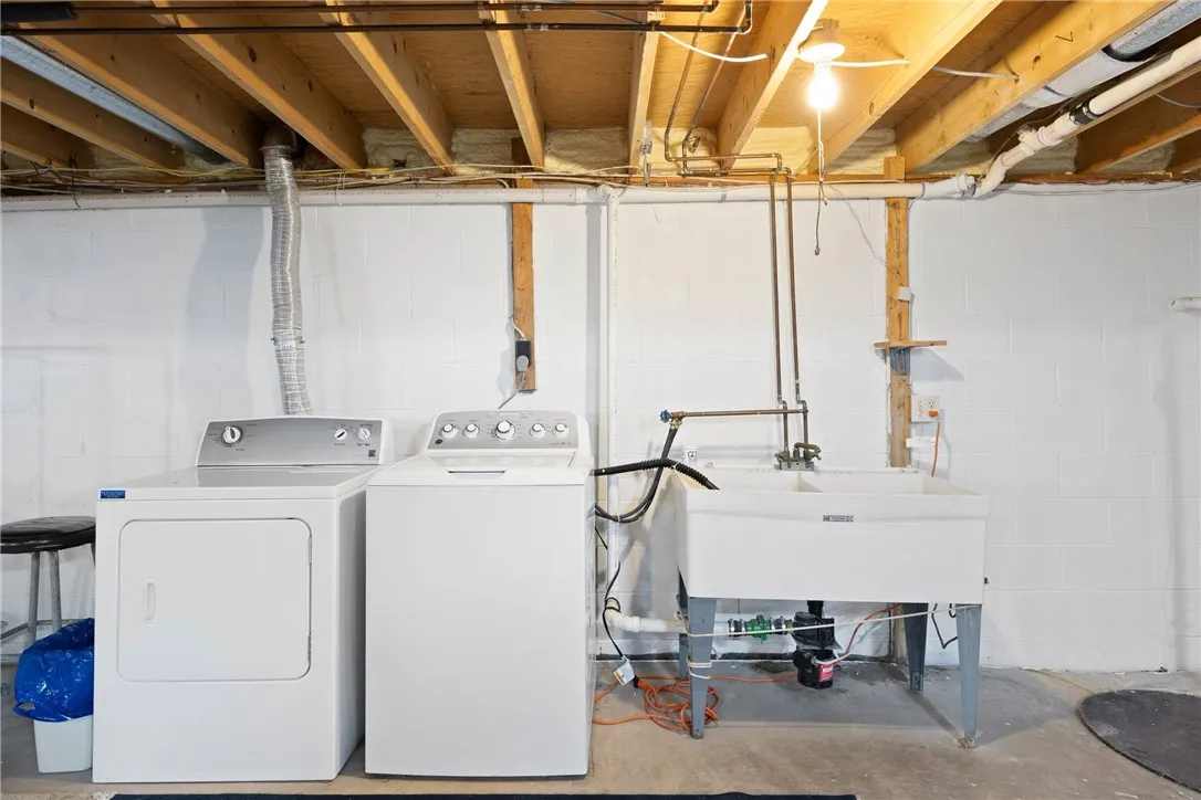 219 Peck Road, Parma, New York 14468, Parma, New York 14468, 3 Bedrooms Bedrooms, 6 Rooms Rooms,1 BathroomBathrooms,Residential,Closed,219 Peck Road, Parma, New York 14468,0,R1634258