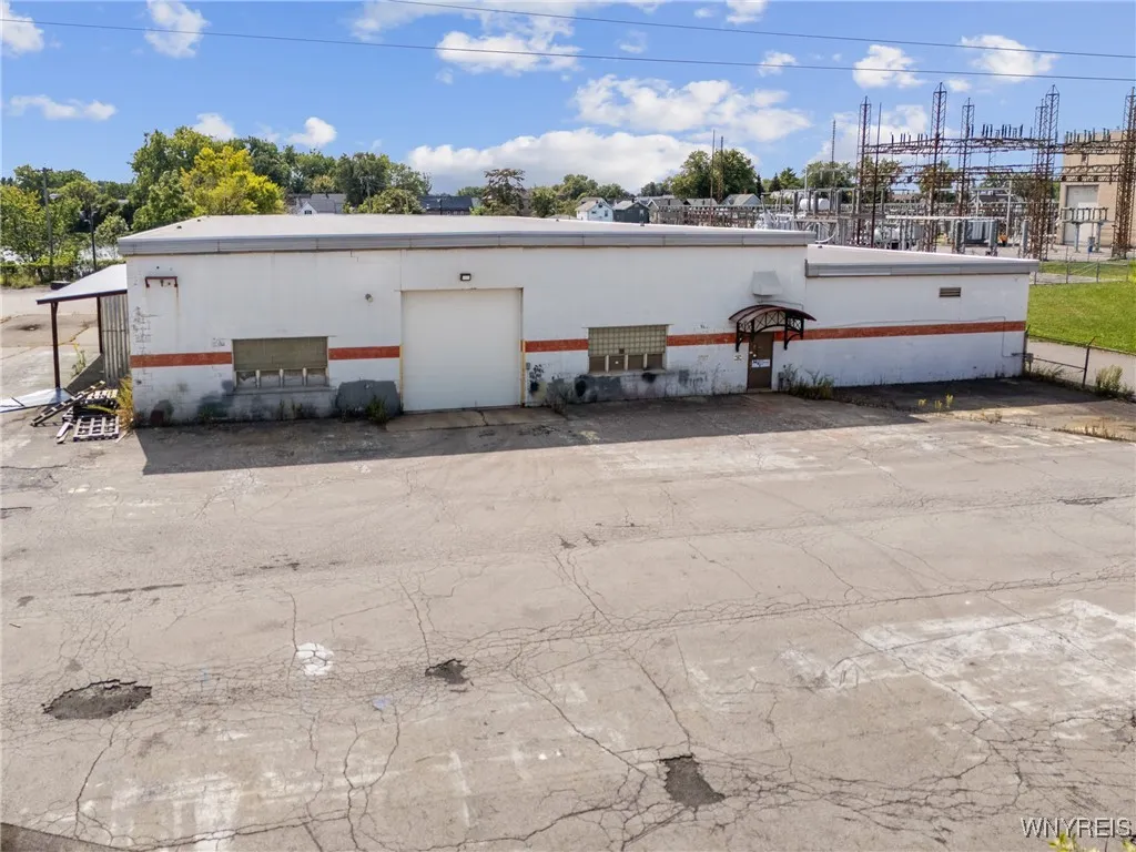 98 Bailey Avenue E, Buffalo, New York 14220, Buffalo, New York 14220, ,Commercial Sale,For Sale,98 Bailey Avenue E, Buffalo, New York 14220,0,B1637329