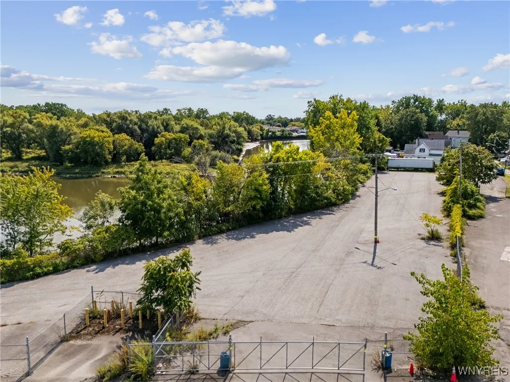 98 Bailey Avenue E, Buffalo, New York 14220, Buffalo, New York 14220, ,Commercial Sale,For Sale,98 Bailey Avenue E, Buffalo, New York 14220,0,B1637329