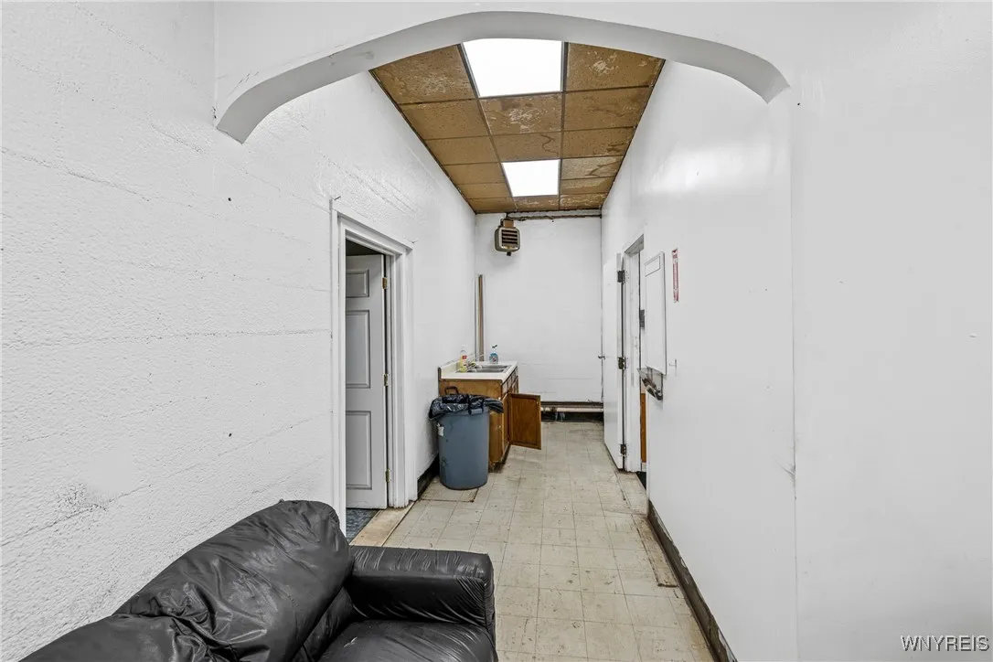98 Bailey Avenue E, Buffalo, New York 14220, Buffalo, New York 14220, ,Commercial Sale,For Sale,98 Bailey Avenue E, Buffalo, New York 14220,0,B1637329