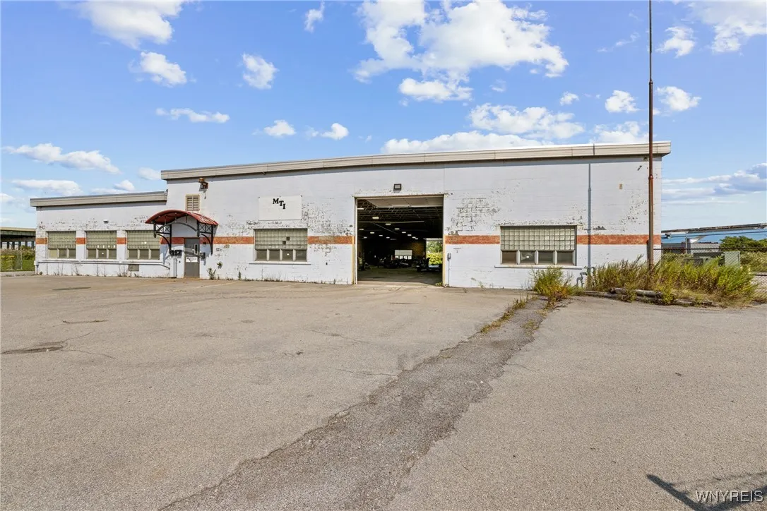 98 Bailey Avenue E, Buffalo, New York 14220, Buffalo, New York 14220, ,Commercial Sale,For Sale,98 Bailey Avenue E, Buffalo, New York 14220,0,B1637329