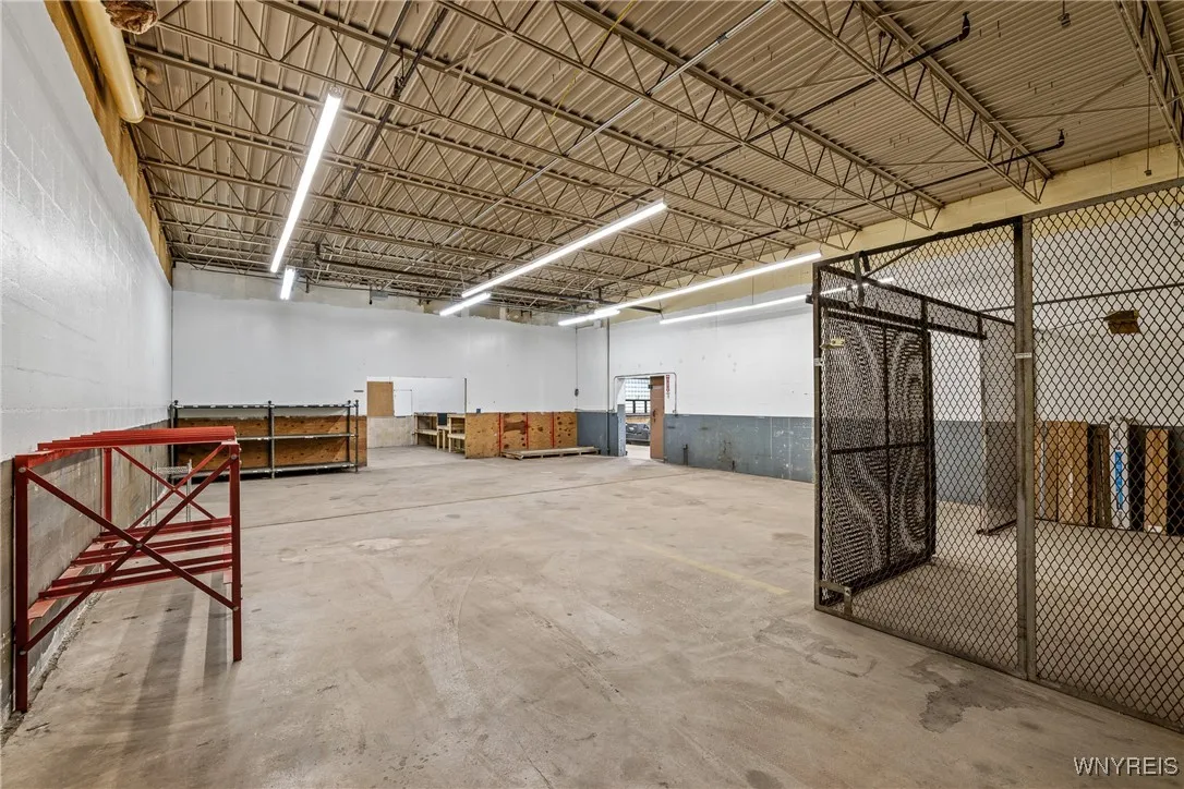 98 Bailey Avenue E, Buffalo, New York 14220, Buffalo, New York 14220, ,Commercial Sale,For Sale,98 Bailey Avenue E, Buffalo, New York 14220,0,B1637329