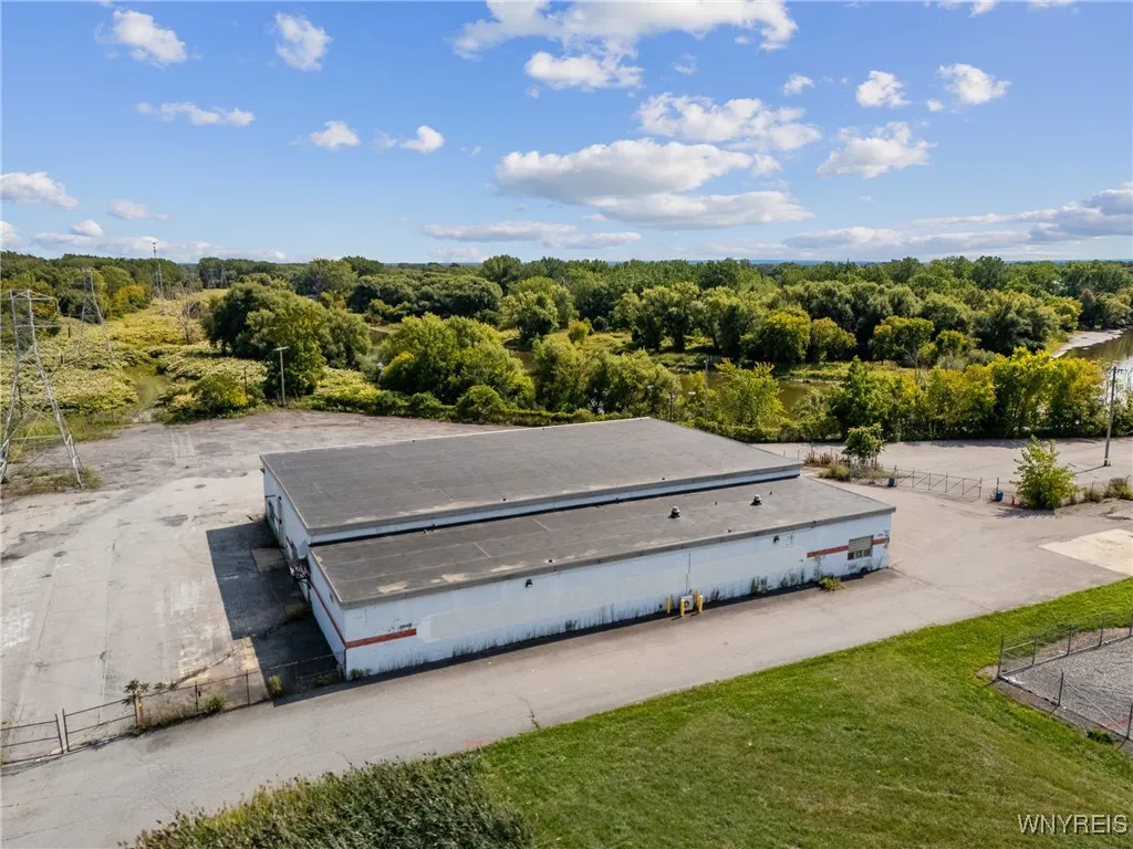 98 Bailey Avenue E, Buffalo, New York 14220, Buffalo, New York 14220, ,Commercial Sale,For Sale,98 Bailey Avenue E, Buffalo, New York 14220,0,B1637329