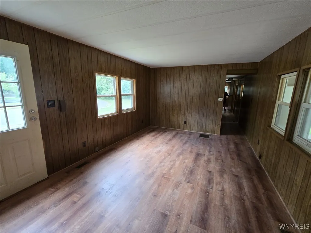 living room - 15 x 11