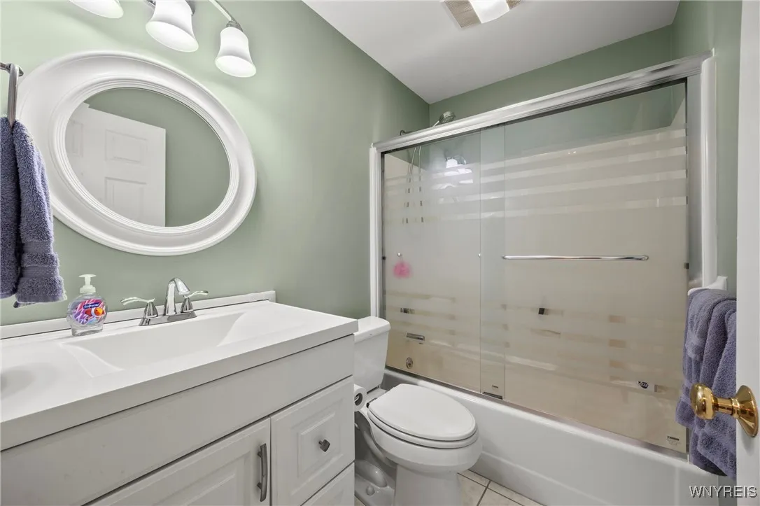 4330 Berkley Place B2, Hamburg, New York 14075, Hamburg, New York 14075, 2 Bedrooms Bedrooms, 5 Rooms Rooms,2 BathroomsBathrooms,Residential,For Sale,4330 Berkley Place B2, Hamburg, New York 14075,0,B1637371