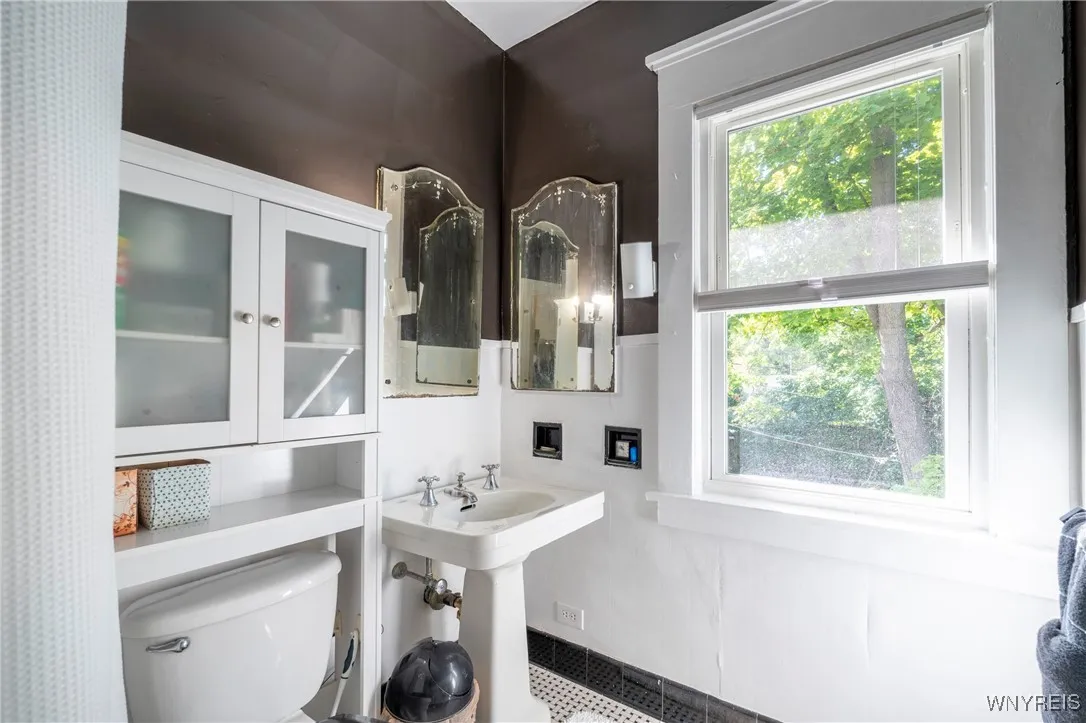 42 Lancaster Avenue, Buffalo, New York 14222, Buffalo, New York 14222, 4 Bedrooms Bedrooms, 9 Rooms Rooms,2 BathroomsBathrooms,Residential,For Sale,42 Lancaster Avenue, Buffalo, New York 14222,0,B1637365