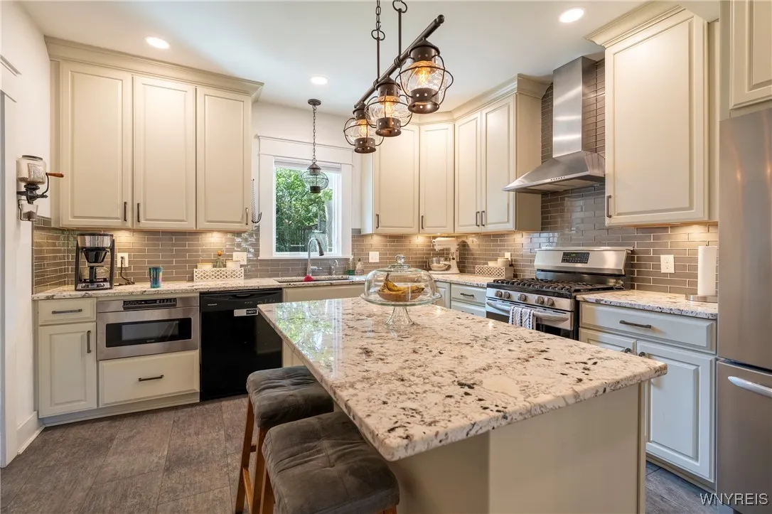 42 Lancaster Avenue, Buffalo, New York 14222, Buffalo, New York 14222, 4 Bedrooms Bedrooms, 9 Rooms Rooms,2 BathroomsBathrooms,Residential,For Sale,42 Lancaster Avenue, Buffalo, New York 14222,0,B1637365