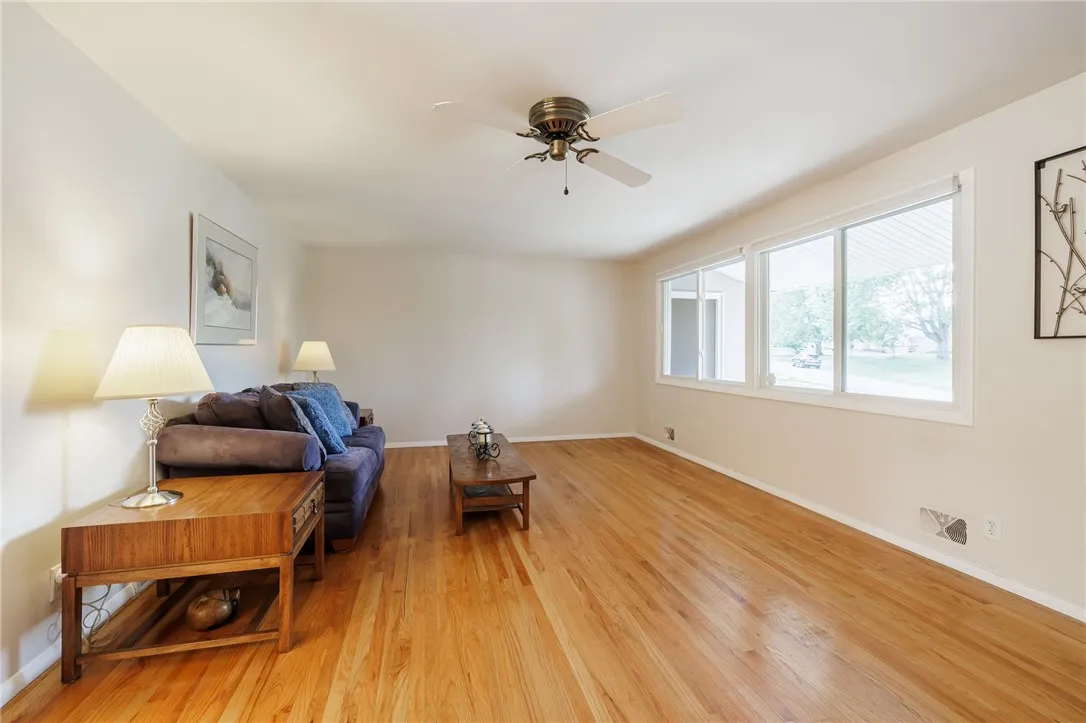 61 Barnfield Road, Henrietta, New York 14534, Henrietta, New York 14534, 4 Bedrooms Bedrooms, 9 Rooms Rooms,2 BathroomsBathrooms,Residential,Closed,61 Barnfield Road, Henrietta, New York 14534,0,R1637283