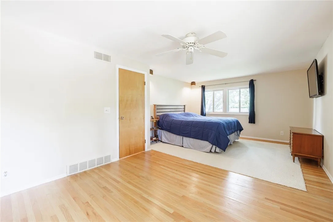 61 Barnfield Road, Henrietta, New York 14534, Henrietta, New York 14534, 4 Bedrooms Bedrooms, 9 Rooms Rooms,2 BathroomsBathrooms,Residential,Closed,61 Barnfield Road, Henrietta, New York 14534,0,R1637283