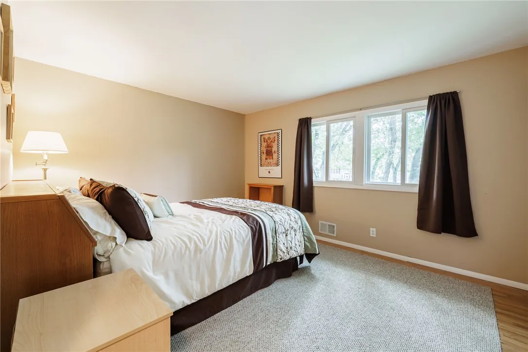 61 Barnfield Road, Henrietta, New York 14534, Henrietta, New York 14534, 4 Bedrooms Bedrooms, 9 Rooms Rooms,2 BathroomsBathrooms,Residential,Closed,61 Barnfield Road, Henrietta, New York 14534,0,R1637283