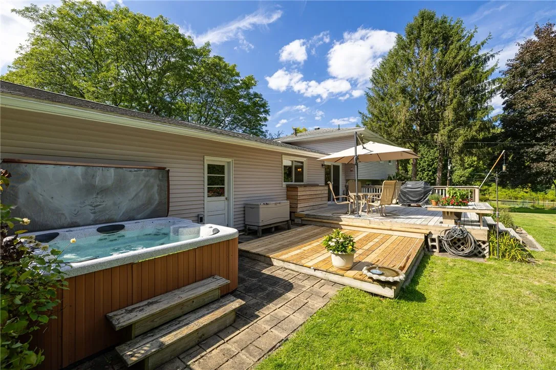 61 Barnfield Road, Henrietta, New York 14534, Henrietta, New York 14534, 4 Bedrooms Bedrooms, 9 Rooms Rooms,2 BathroomsBathrooms,Residential,Closed,61 Barnfield Road, Henrietta, New York 14534,0,R1637283