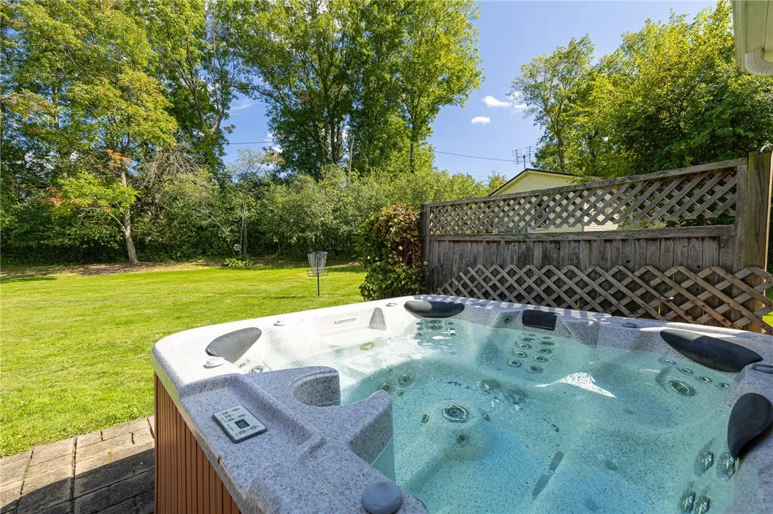 61 Barnfield Road, Henrietta, New York 14534, Henrietta, New York 14534, 4 Bedrooms Bedrooms, 9 Rooms Rooms,2 BathroomsBathrooms,Residential,Closed,61 Barnfield Road, Henrietta, New York 14534,0,R1637283