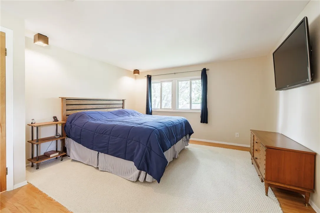 61 Barnfield Road, Henrietta, New York 14534, Henrietta, New York 14534, 4 Bedrooms Bedrooms, 9 Rooms Rooms,2 BathroomsBathrooms,Residential,Closed,61 Barnfield Road, Henrietta, New York 14534,0,R1637283