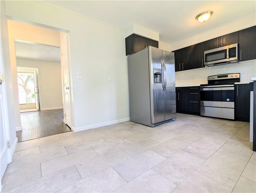 81 Cynthia Lane, Rochester, New York 14621, Rochester, New York 14621, 2 Bedrooms Bedrooms, 4 Rooms Rooms,1 BathroomBathrooms,Residential,Closed,81 Cynthia Lane, Rochester, New York 14621,0,R1637391