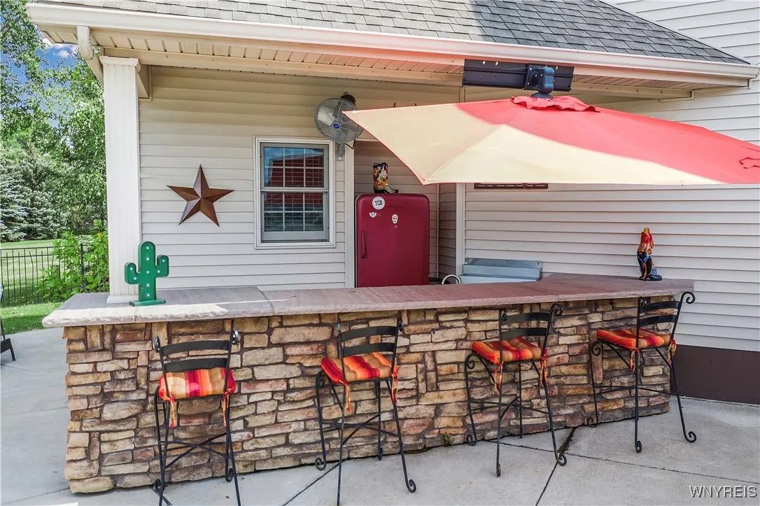 Outdoor Bar