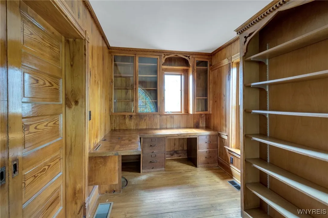 front room den/study