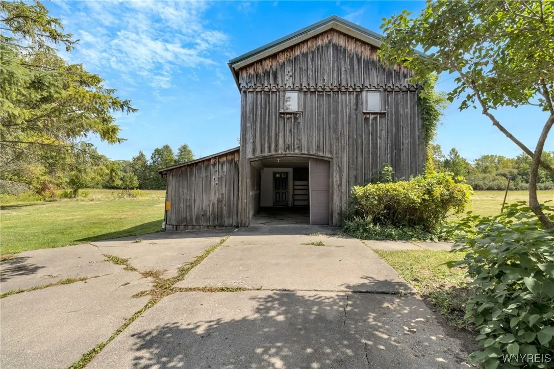 2 story detached garage