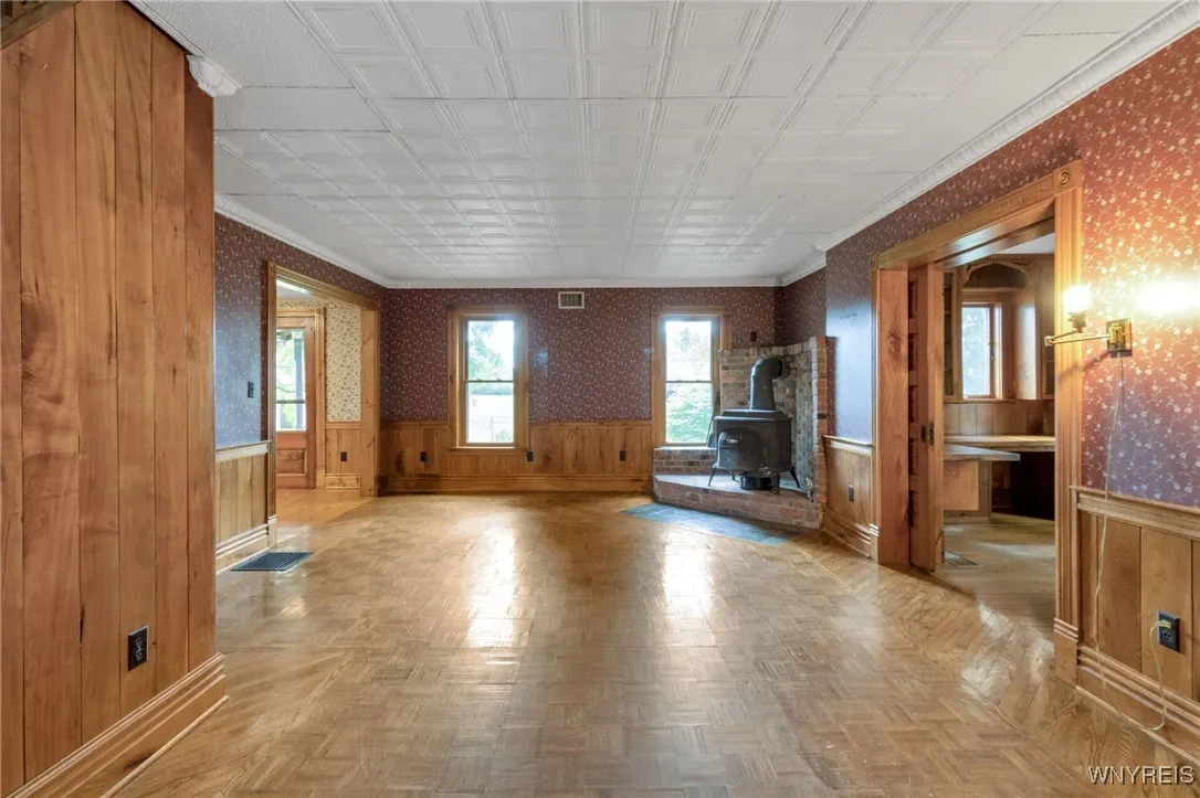 main living room with parquet floors