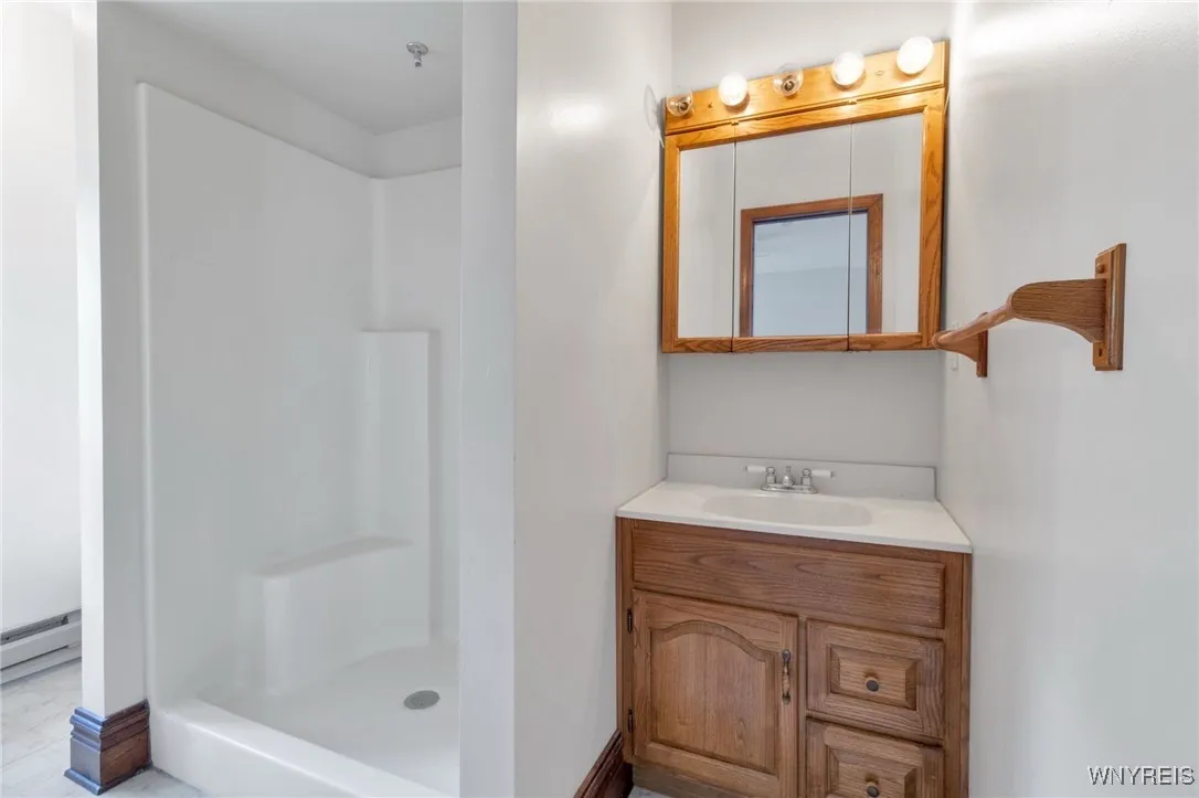 full bathroom in 2nd floor garage apartment