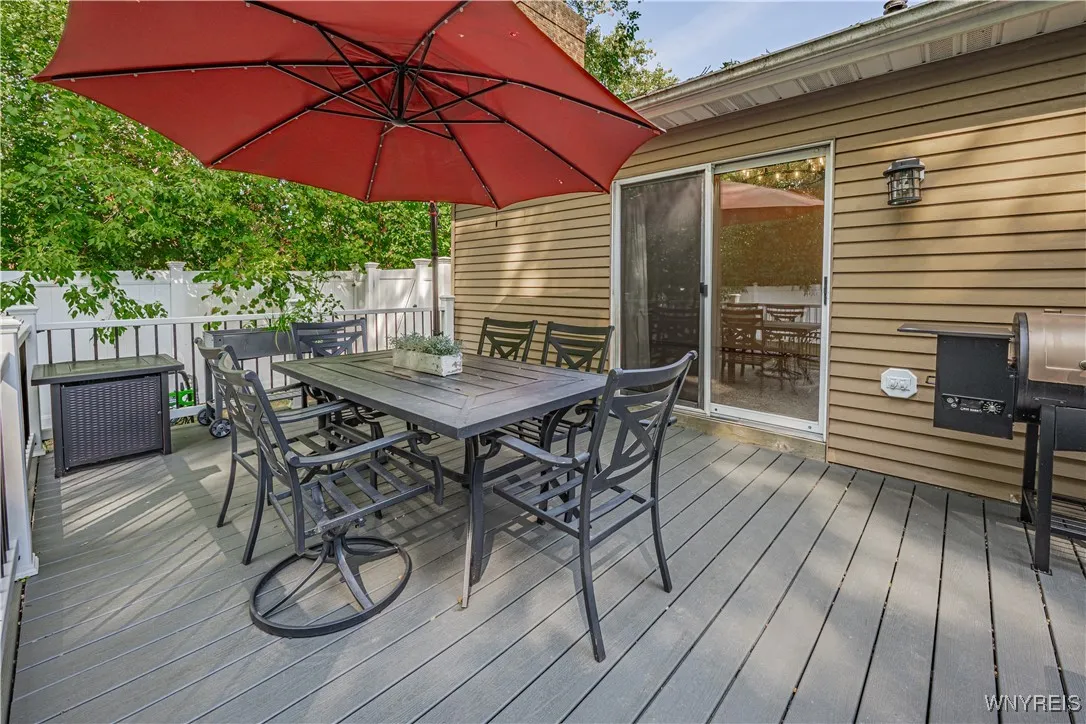 959 Castlebar Drive, North Tonawanda, New York 141, North Tonawanda, New York 14120, 3 Bedrooms Bedrooms, 9 Rooms Rooms,1 BathroomBathrooms,Residential,Closed,959 Castlebar Drive, North Tonawanda, New York 141,0,B1634988