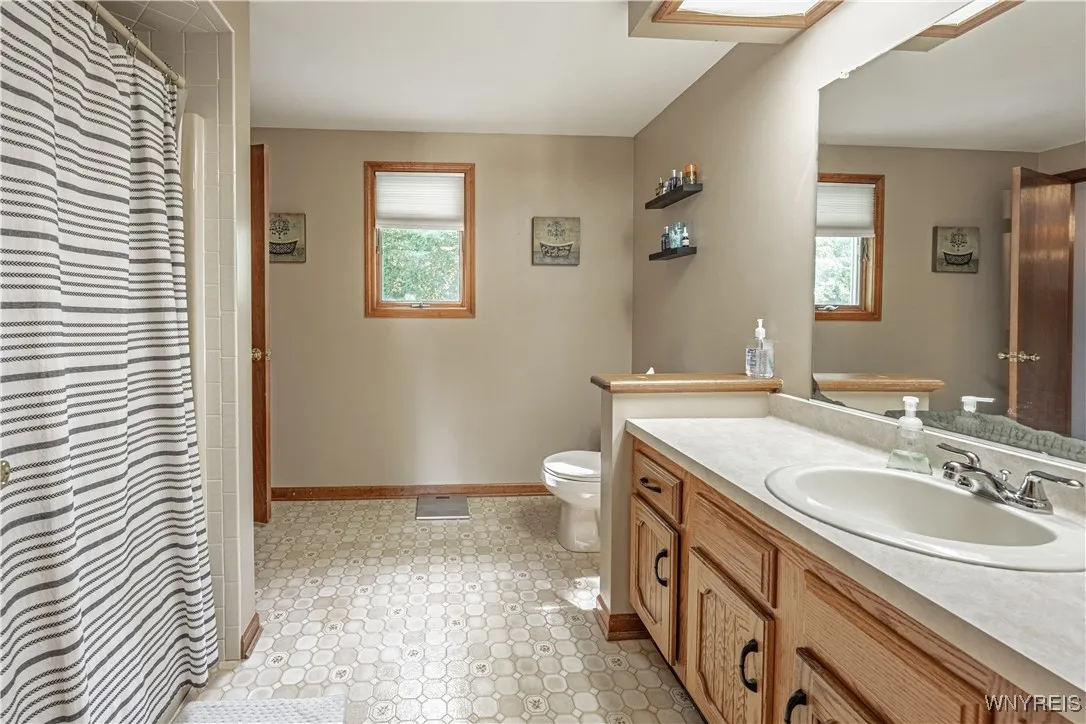 959 Castlebar Drive, North Tonawanda, New York 141, North Tonawanda, New York 14120, 3 Bedrooms Bedrooms, 9 Rooms Rooms,1 BathroomBathrooms,Residential,Closed,959 Castlebar Drive, North Tonawanda, New York 141,0,B1634988