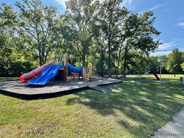 959 Castlebar Drive, North Tonawanda, New York 141, North Tonawanda, New York 14120, 3 Bedrooms Bedrooms, 9 Rooms Rooms,1 BathroomBathrooms,Residential,Closed,959 Castlebar Drive, North Tonawanda, New York 141,0,B1634988