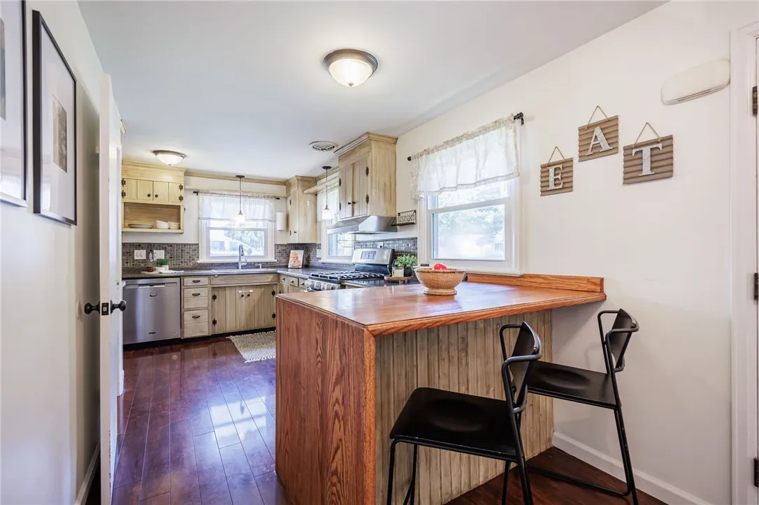 10 Highland Drive, Penfield, New York 14526, Penfield, New York 14526, 3 Bedrooms Bedrooms, 8 Rooms Rooms,2 BathroomsBathrooms,Residential,Closed,10 Highland Drive, Penfield, New York 14526,0,R1637087