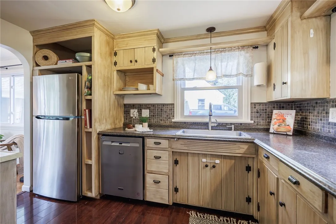 10 Highland Drive, Penfield, New York 14526, Penfield, New York 14526, 3 Bedrooms Bedrooms, 8 Rooms Rooms,2 BathroomsBathrooms,Residential,Closed,10 Highland Drive, Penfield, New York 14526,0,R1637087