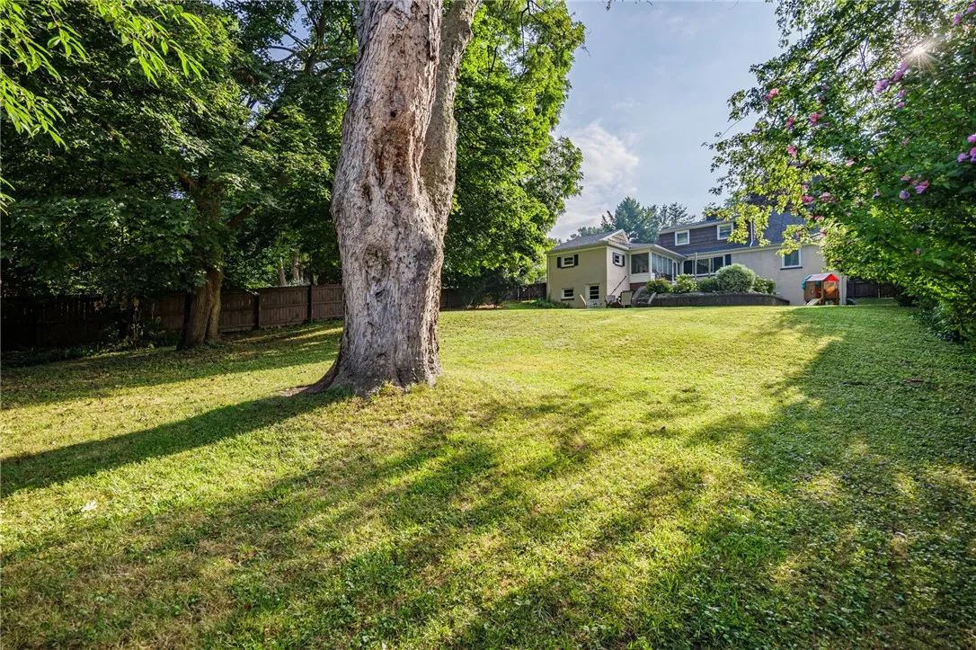 10 Highland Drive, Penfield, New York 14526, Penfield, New York 14526, 3 Bedrooms Bedrooms, 8 Rooms Rooms,2 BathroomsBathrooms,Residential,Closed,10 Highland Drive, Penfield, New York 14526,0,R1637087