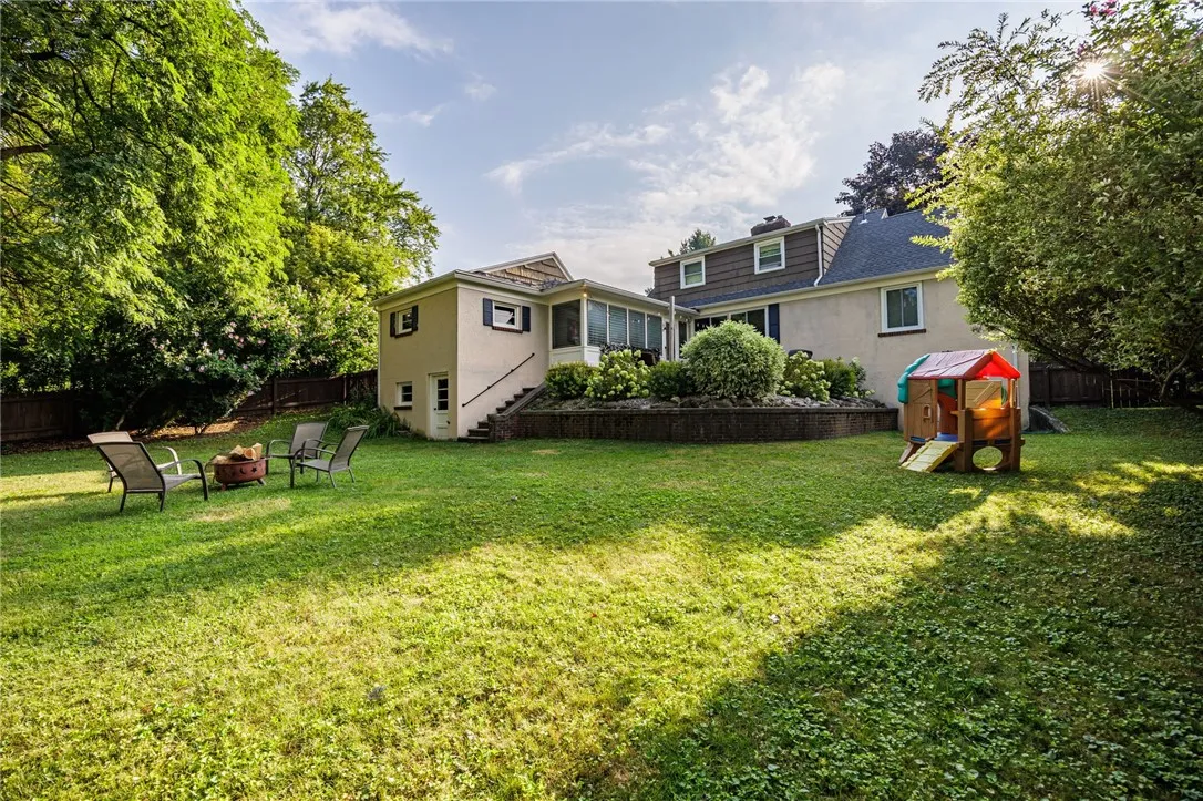 10 Highland Drive, Penfield, New York 14526, Penfield, New York 14526, 3 Bedrooms Bedrooms, 8 Rooms Rooms,2 BathroomsBathrooms,Residential,Closed,10 Highland Drive, Penfield, New York 14526,0,R1637087