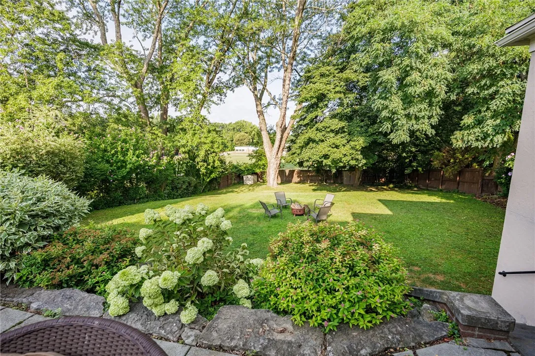 10 Highland Drive, Penfield, New York 14526, Penfield, New York 14526, 3 Bedrooms Bedrooms, 8 Rooms Rooms,2 BathroomsBathrooms,Residential,Closed,10 Highland Drive, Penfield, New York 14526,0,R1637087