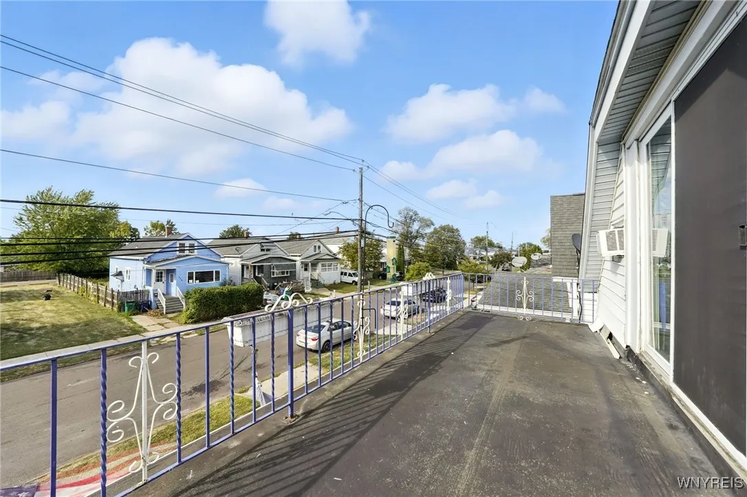 315 Roesch Avenue, Buffalo, New York 14207, Buffalo, New York 14207, 3 Bedrooms Bedrooms, ,2 BathroomsBathrooms,Residential,Closed,315 Roesch Avenue, Buffalo, New York 14207,0,B1637463