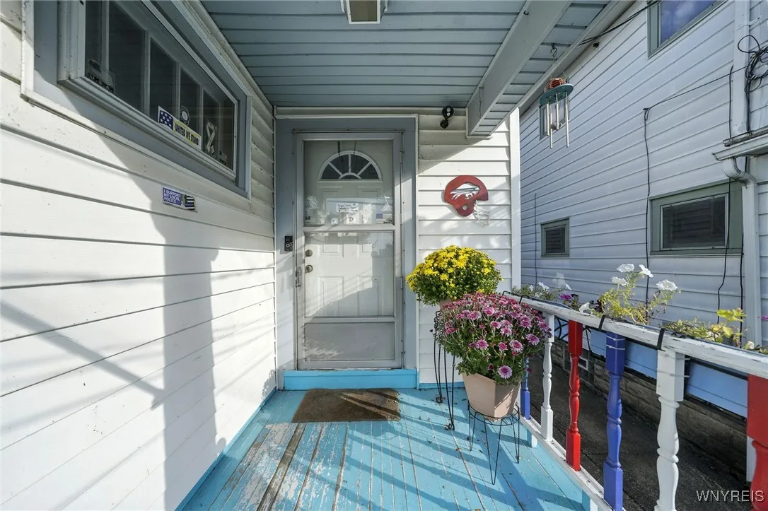 315 Roesch Avenue, Buffalo, New York 14207, Buffalo, New York 14207, 3 Bedrooms Bedrooms, ,2 BathroomsBathrooms,Residential,Closed,315 Roesch Avenue, Buffalo, New York 14207,0,B1637463