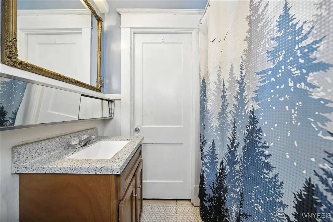 315 Roesch Avenue, Buffalo, New York 14207, Buffalo, New York 14207, 3 Bedrooms Bedrooms, ,2 BathroomsBathrooms,Residential,Closed,315 Roesch Avenue, Buffalo, New York 14207,0,B1637463