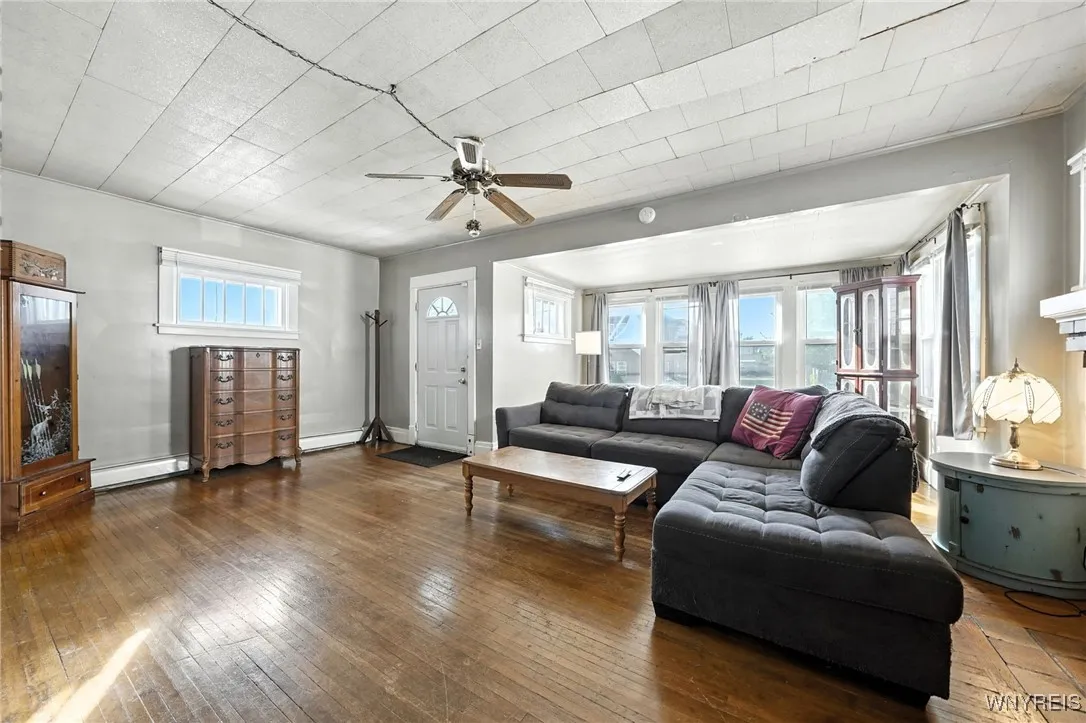 315 Roesch Avenue, Buffalo, New York 14207, Buffalo, New York 14207, 3 Bedrooms Bedrooms, ,2 BathroomsBathrooms,Residential,Closed,315 Roesch Avenue, Buffalo, New York 14207,0,B1637463