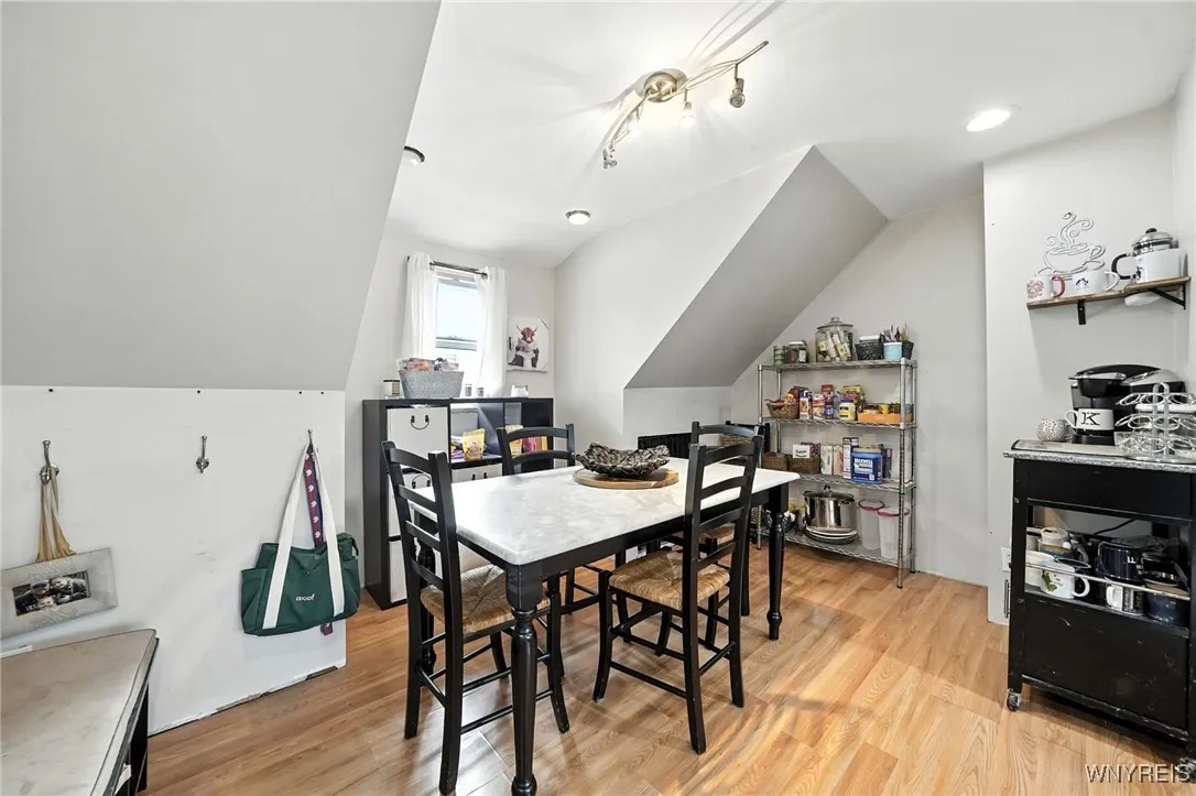 315 Roesch Avenue, Buffalo, New York 14207, Buffalo, New York 14207, 3 Bedrooms Bedrooms, ,2 BathroomsBathrooms,Residential,Closed,315 Roesch Avenue, Buffalo, New York 14207,0,B1637463