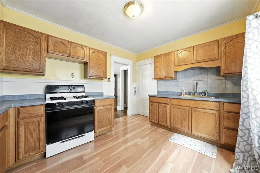 315 Roesch Avenue, Buffalo, New York 14207, Buffalo, New York 14207, 3 Bedrooms Bedrooms, ,2 BathroomsBathrooms,Residential,Closed,315 Roesch Avenue, Buffalo, New York 14207,0,B1637463