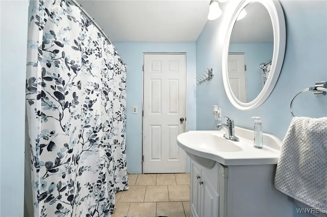 315 Roesch Avenue, Buffalo, New York 14207, Buffalo, New York 14207, 3 Bedrooms Bedrooms, ,2 BathroomsBathrooms,Residential,Closed,315 Roesch Avenue, Buffalo, New York 14207,0,B1637463