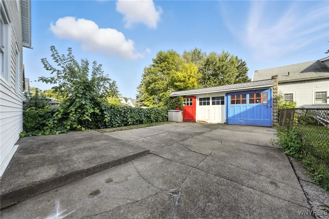 315 Roesch Avenue, Buffalo, New York 14207, Buffalo, New York 14207, 3 Bedrooms Bedrooms, ,2 BathroomsBathrooms,Residential,Closed,315 Roesch Avenue, Buffalo, New York 14207,0,B1637463