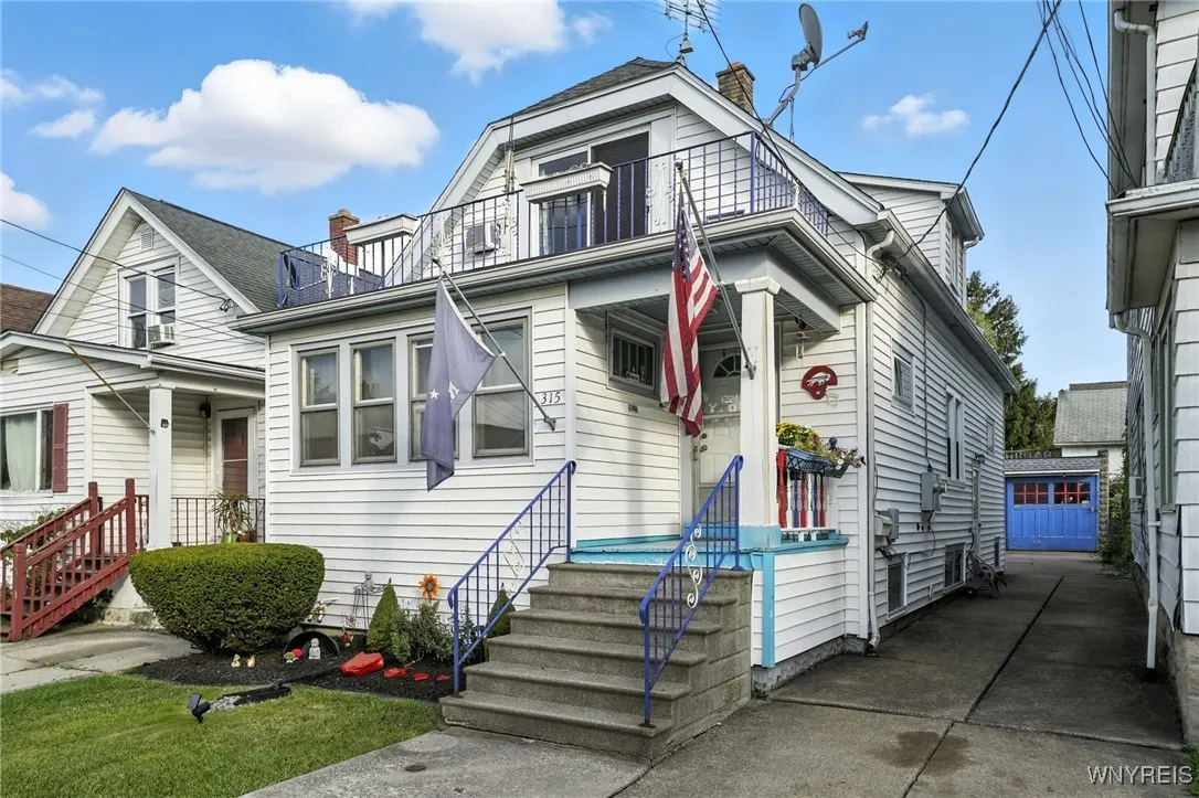 315 Roesch Avenue, Buffalo, New York 14207, Buffalo, New York 14207, 3 Bedrooms Bedrooms, ,2 BathroomsBathrooms,Residential,Closed,315 Roesch Avenue, Buffalo, New York 14207,0,B1637463