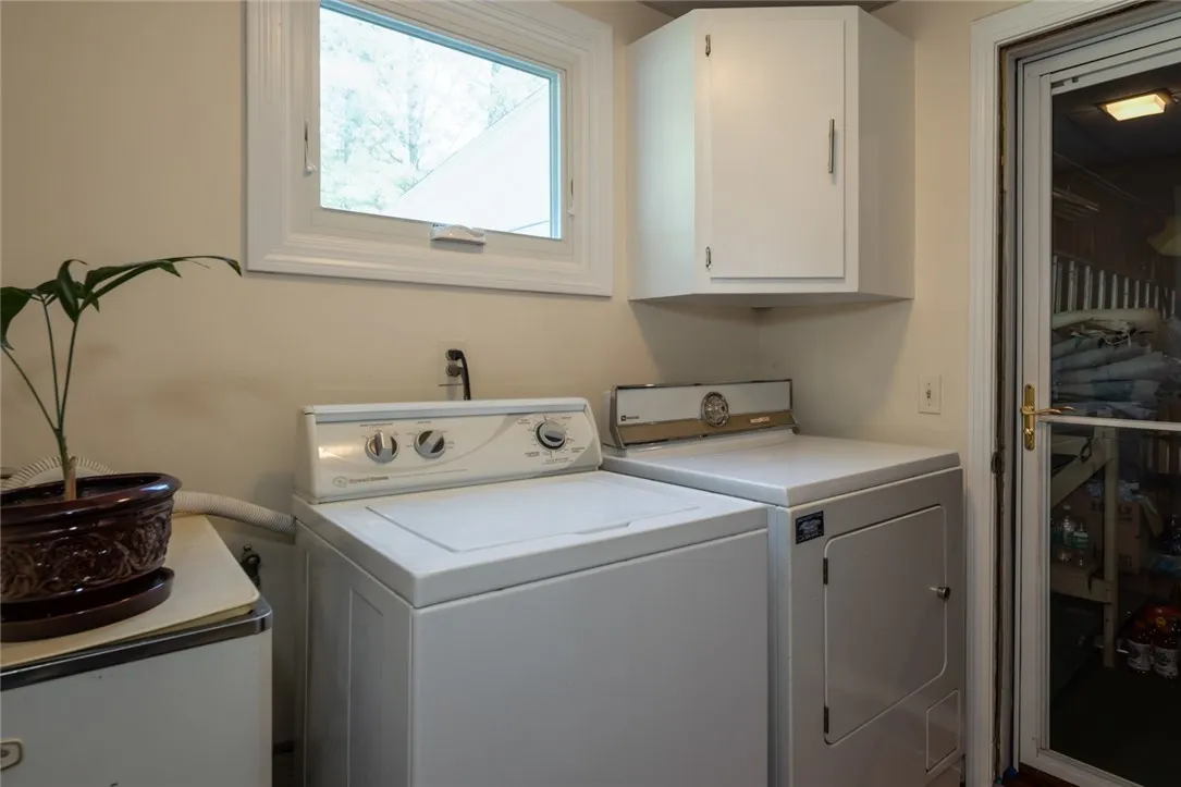 25 Kurt Road, Perinton, New York 14534, Perinton, New York 14534, 4 Bedrooms Bedrooms, 8 Rooms Rooms,2 BathroomsBathrooms,Residential,Closed,25 Kurt Road, Perinton, New York 14534,0,R1636457