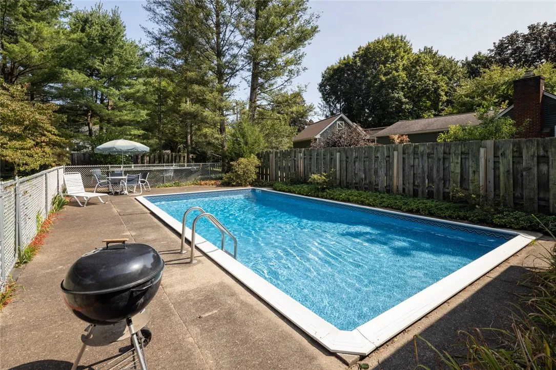 25 Kurt Road, Perinton, New York 14534, Perinton, New York 14534, 4 Bedrooms Bedrooms, 8 Rooms Rooms,2 BathroomsBathrooms,Residential,Closed,25 Kurt Road, Perinton, New York 14534,0,R1636457