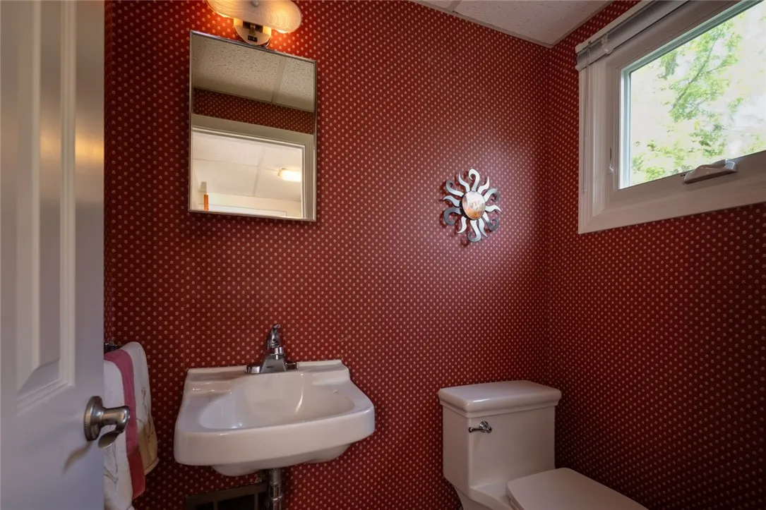 25 Kurt Road, Perinton, New York 14534, Perinton, New York 14534, 4 Bedrooms Bedrooms, 8 Rooms Rooms,2 BathroomsBathrooms,Residential,Closed,25 Kurt Road, Perinton, New York 14534,0,R1636457