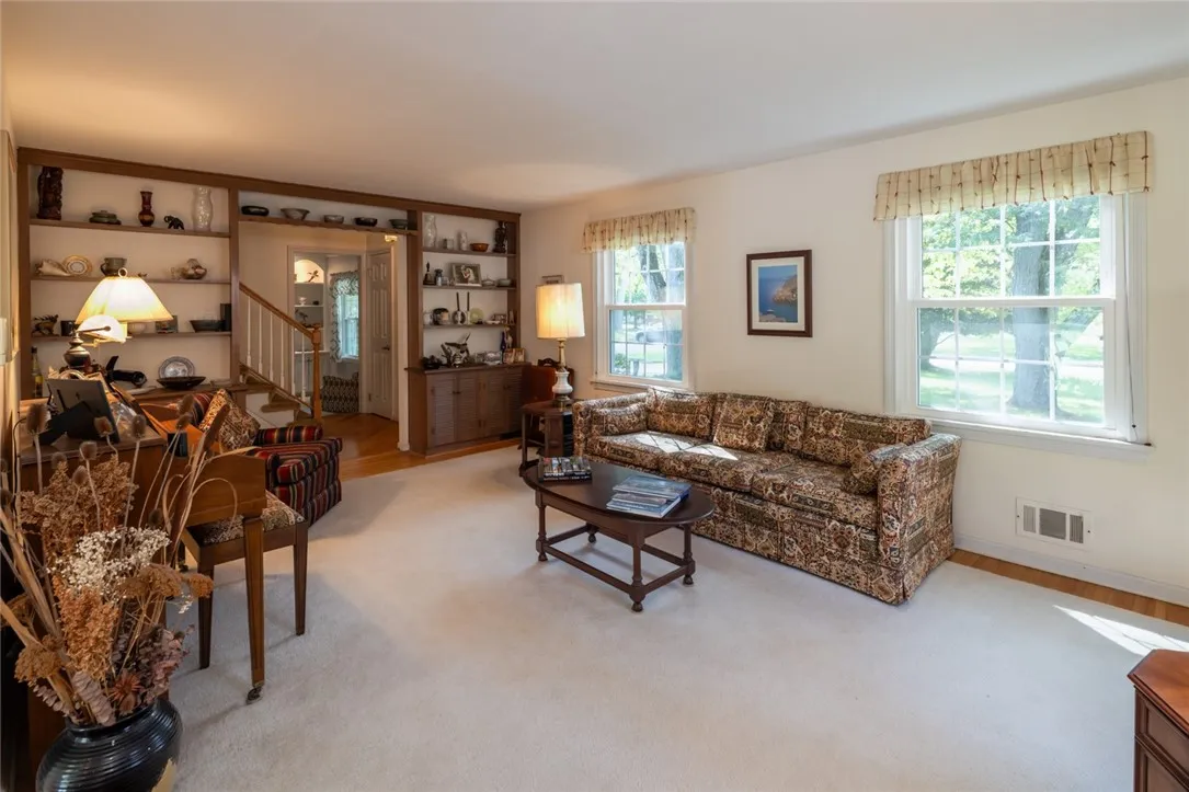 25 Kurt Road, Perinton, New York 14534, Perinton, New York 14534, 4 Bedrooms Bedrooms, 8 Rooms Rooms,2 BathroomsBathrooms,Residential,Closed,25 Kurt Road, Perinton, New York 14534,0,R1636457