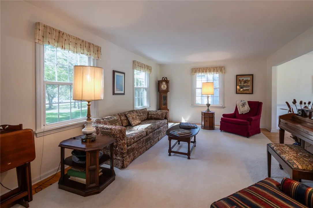 25 Kurt Road, Perinton, New York 14534, Perinton, New York 14534, 4 Bedrooms Bedrooms, 8 Rooms Rooms,2 BathroomsBathrooms,Residential,Closed,25 Kurt Road, Perinton, New York 14534,0,R1636457