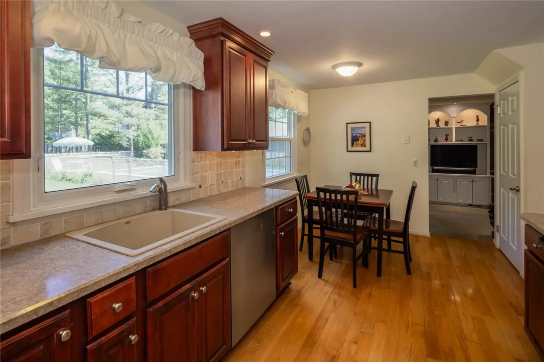 25 Kurt Road, Perinton, New York 14534, Perinton, New York 14534, 4 Bedrooms Bedrooms, 8 Rooms Rooms,2 BathroomsBathrooms,Residential,Closed,25 Kurt Road, Perinton, New York 14534,0,R1636457