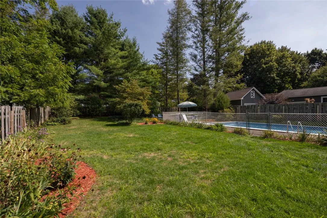 25 Kurt Road, Perinton, New York 14534, Perinton, New York 14534, 4 Bedrooms Bedrooms, 8 Rooms Rooms,2 BathroomsBathrooms,Residential,Closed,25 Kurt Road, Perinton, New York 14534,0,R1636457